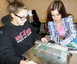 Mayfield Middle School begins district's STEM era; classes emphasize problem solving, technology